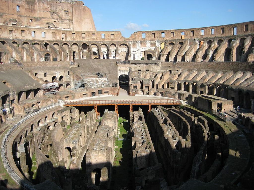 Colosseum interior Rome Le Colisée