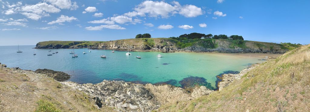 La plage et le port de Kérel à Bangor à BelleÎleenMer Ile De BelleÎle En Mer