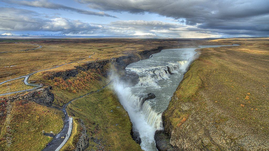 Gullfoss waterfall located a few kilometers from Geysir and its Strokkur Le Cercle Dor  Þingvelli Geysir Gullfoss