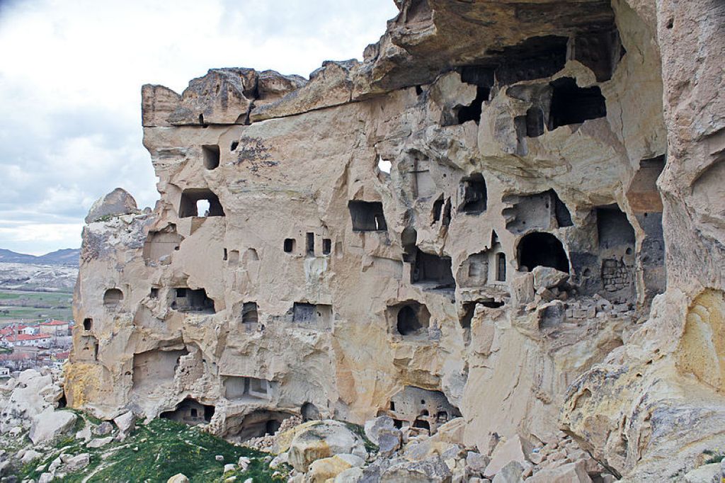 Parc de Göreme habitat troglodytique à Çahusin Parc National De Göreme Et Sites Rupestres De Cappadoce