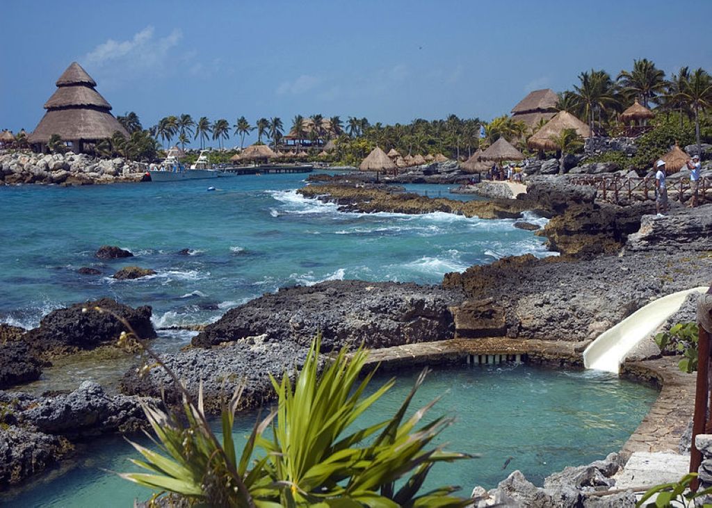 It is one of the spectacular views of the Xcaret water and theme park with its beautiful blue sea Plongée À Playa Del Carmen