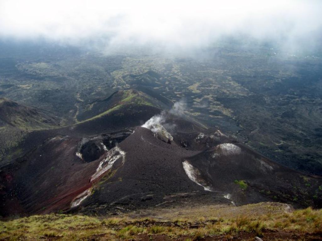 Mount Batur active cones Mont Batur