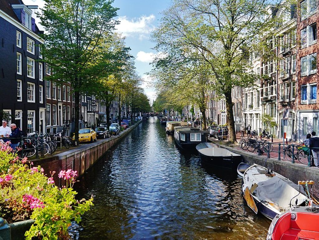 Canal in Amsterdam Province of North Holland Netherlands Les Canaux Damsterdam
