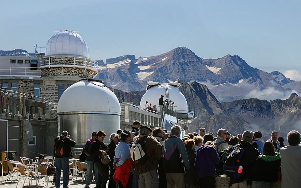 Sur la terrasse du Pic du Midi de Bigorre Pic Du Midi