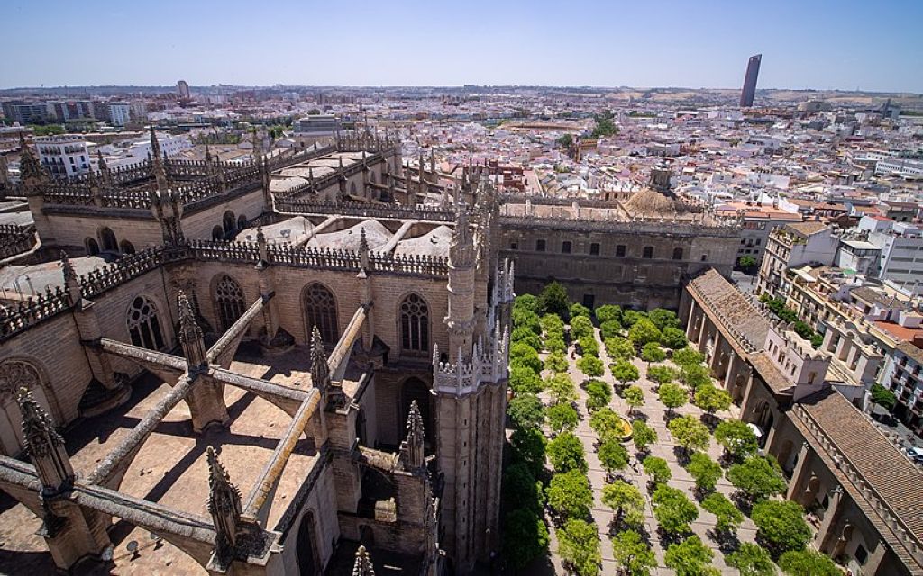 Cathedral roofs and the Garden as seen from the Giralda La Cathédrale De Seville