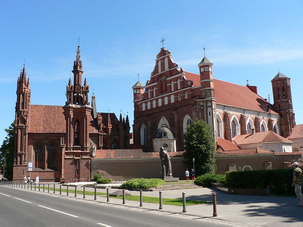 Saint Ann's church and Bernardine Monastery, Vilnius, Lithuania Centre Historique De Vilnius