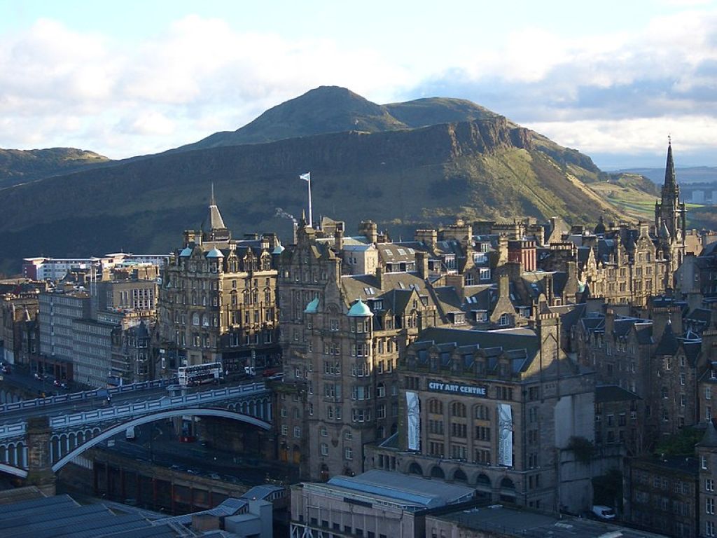 Édimbourg vue depuis le Scott Monument. Vieille Ville Et Nouvelle Ville D'edimbourg