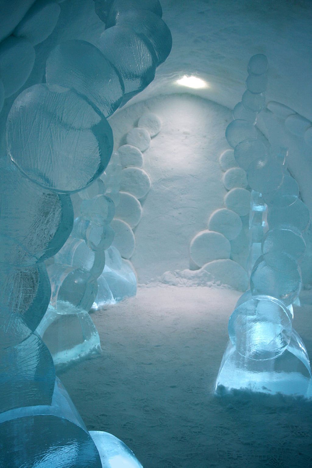 Coming out Art suite in ICEHOTEL Jukkasjärvi Sweden Lhôtel De Glace