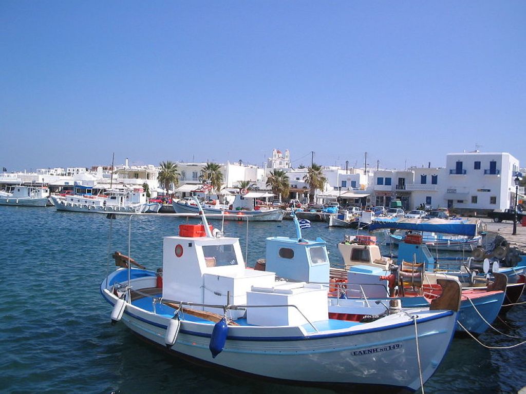 Le village de Naoussa sur lîle de Paros Ile De Paros