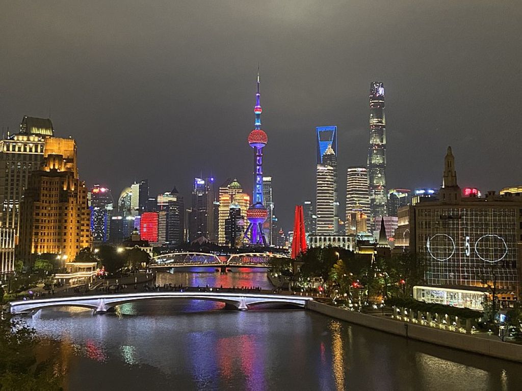 Shanghai, China - Skyline of Pudong, seen from Suzhou creek area Ville De Shanghai