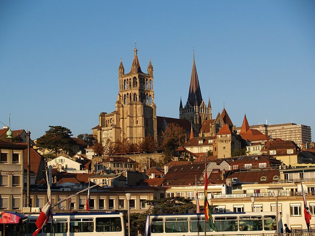 Vue de la Cathédrale de Lausanne depuis le GrandPont La Cathédrale De Lausanne