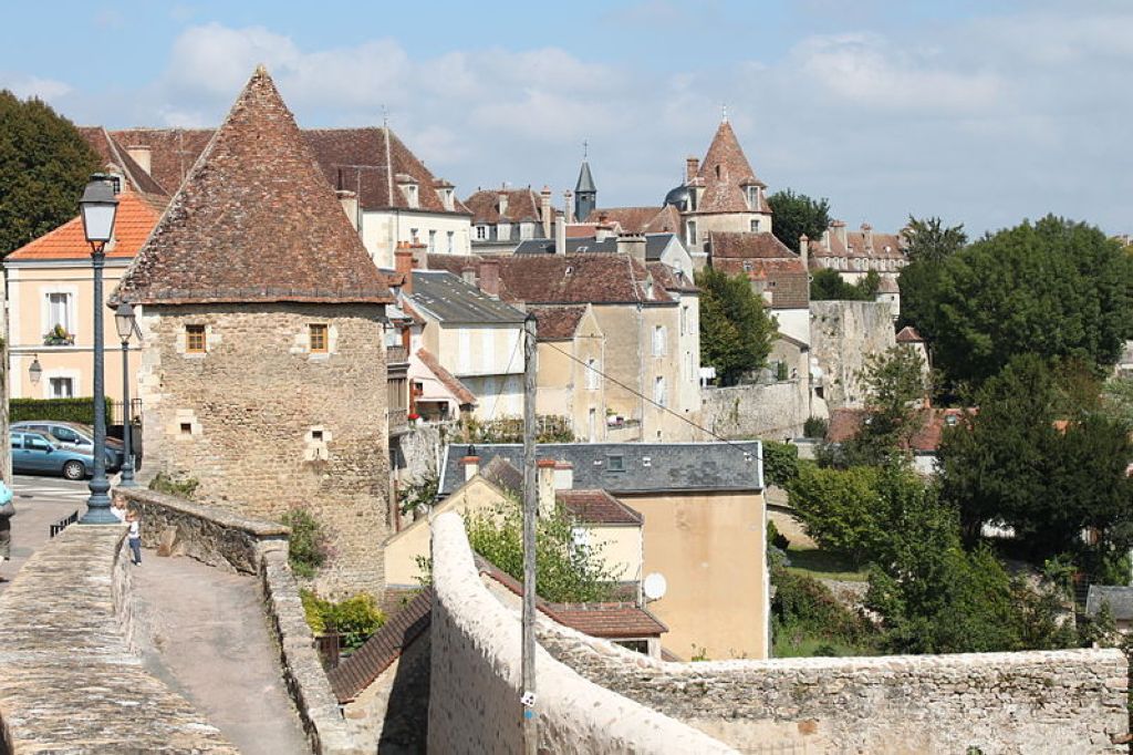 Avallon  Tour de lEscharguet  Avallon