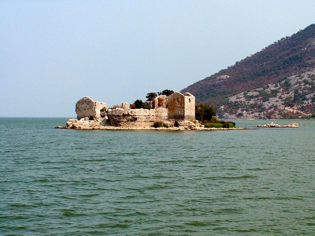Fortress Grmožur in Lake Skadar Montenegro Lac Skadar