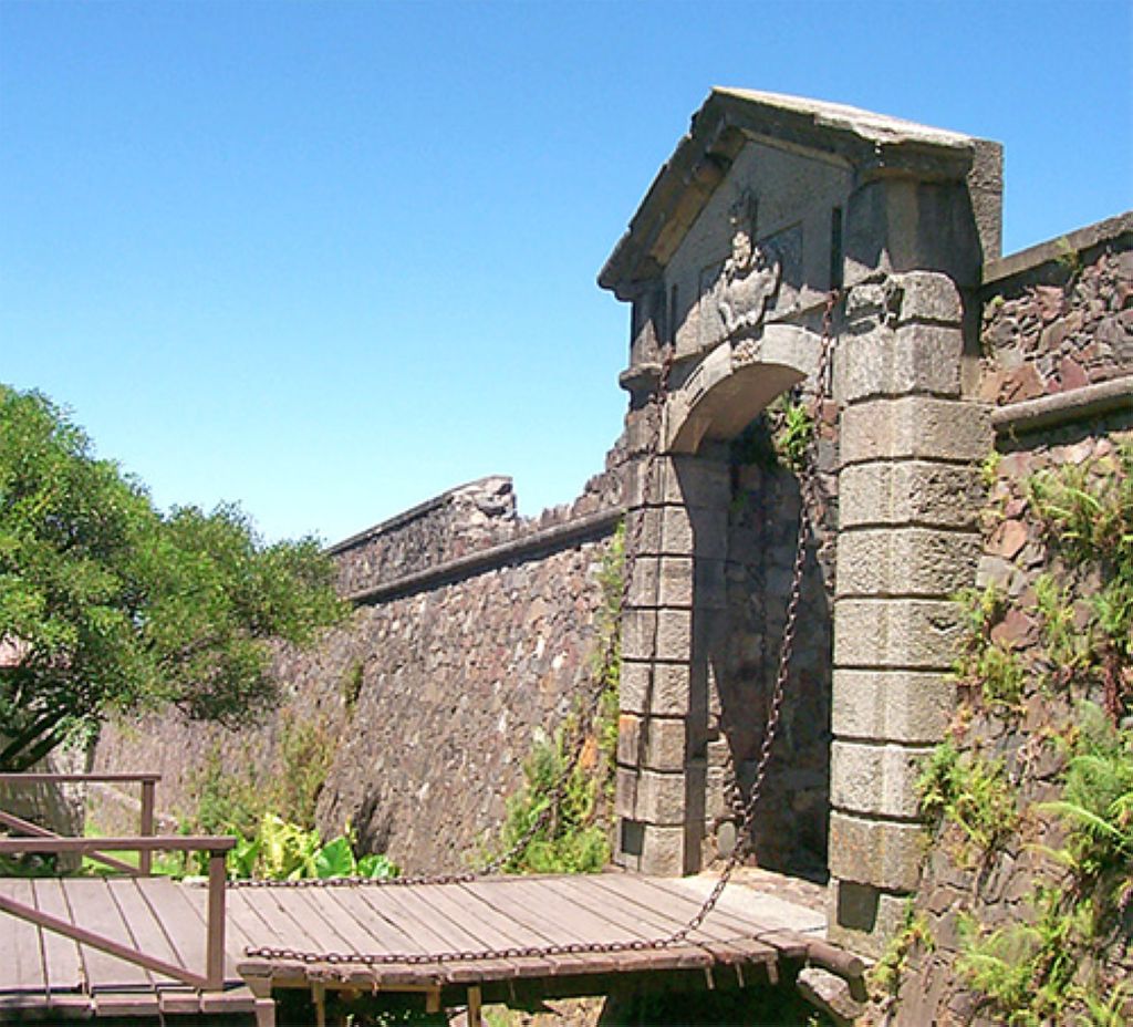 Antigua Muralla of Colonia del Sacramento. Quartier Historique De La Ville De Colonia Del Sacramento