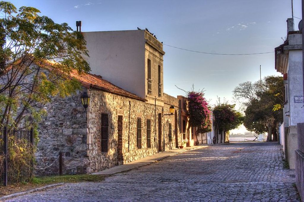 Calle San Pedro in Colonia, Uruguay Quartier Historique De La Ville De Colonia Del Sacramento