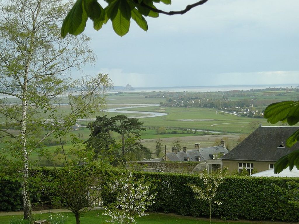 Vue sur la Sée et le Mont SaintMichel depuis le Jardin des Plantes dAvranches Normandie Avranches