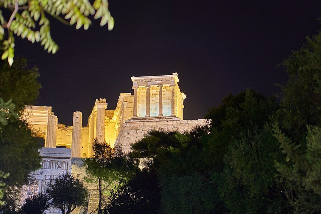 The Temple of Athena Nike on the Acropolis Temple Dathéna Niké
