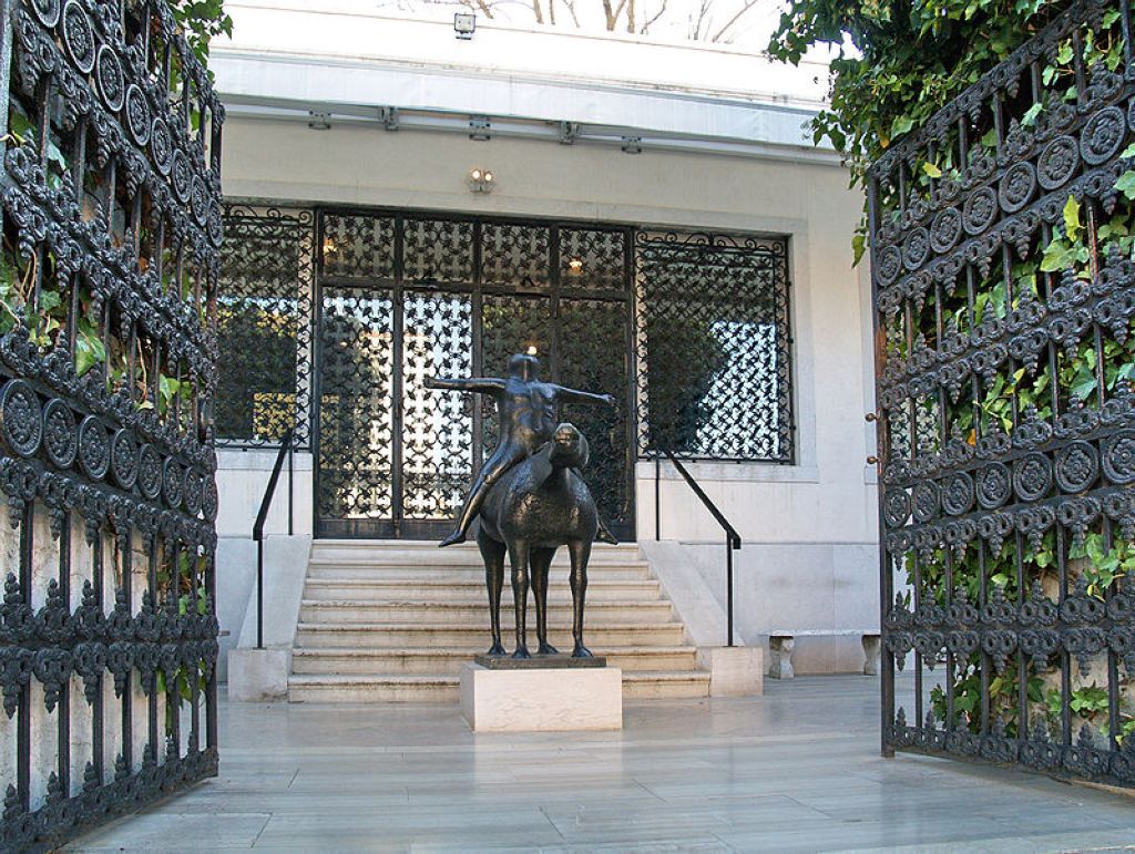 Entrance to Peggy Guggenheim Collection Palazzo Venier dei Leoni Musée Guggenheim