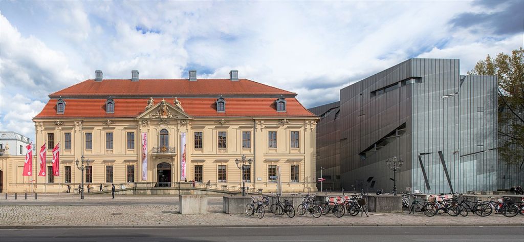Jewish Museum and the Libeskind Building Le Musée Juif