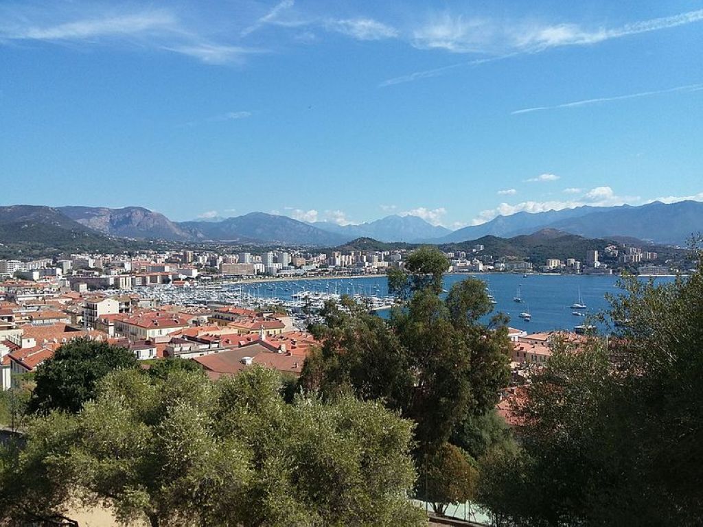 Vue depuis les hauteurs dAjaccio Vielle Ville Dajaccio