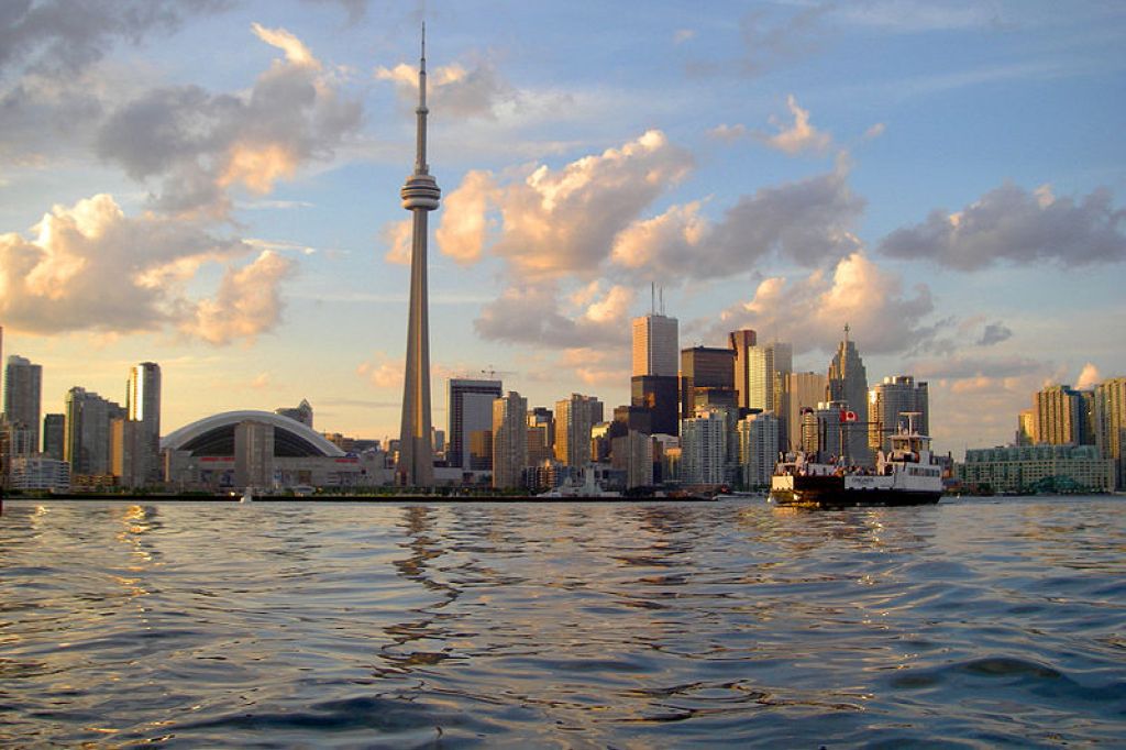 Toronto on Lake Ontario Les Grands Lacs
