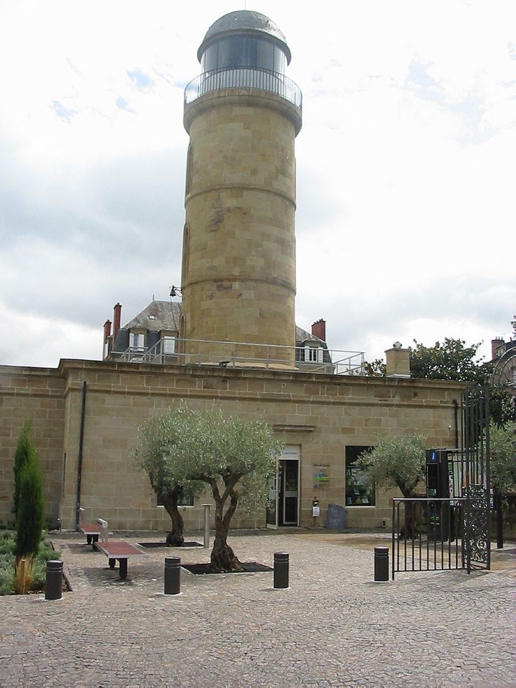 Château dEau élevé au XIX è siècle surmontant loffice de tourisme de BrivelaGaillarde Corrèze France BriveLaGaillarde