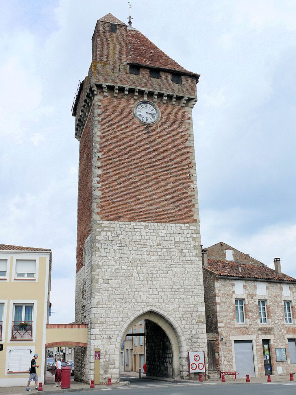 VilleneuvesurLot  Porte de Pujols  Côté extérieur VilleneuveSurLot