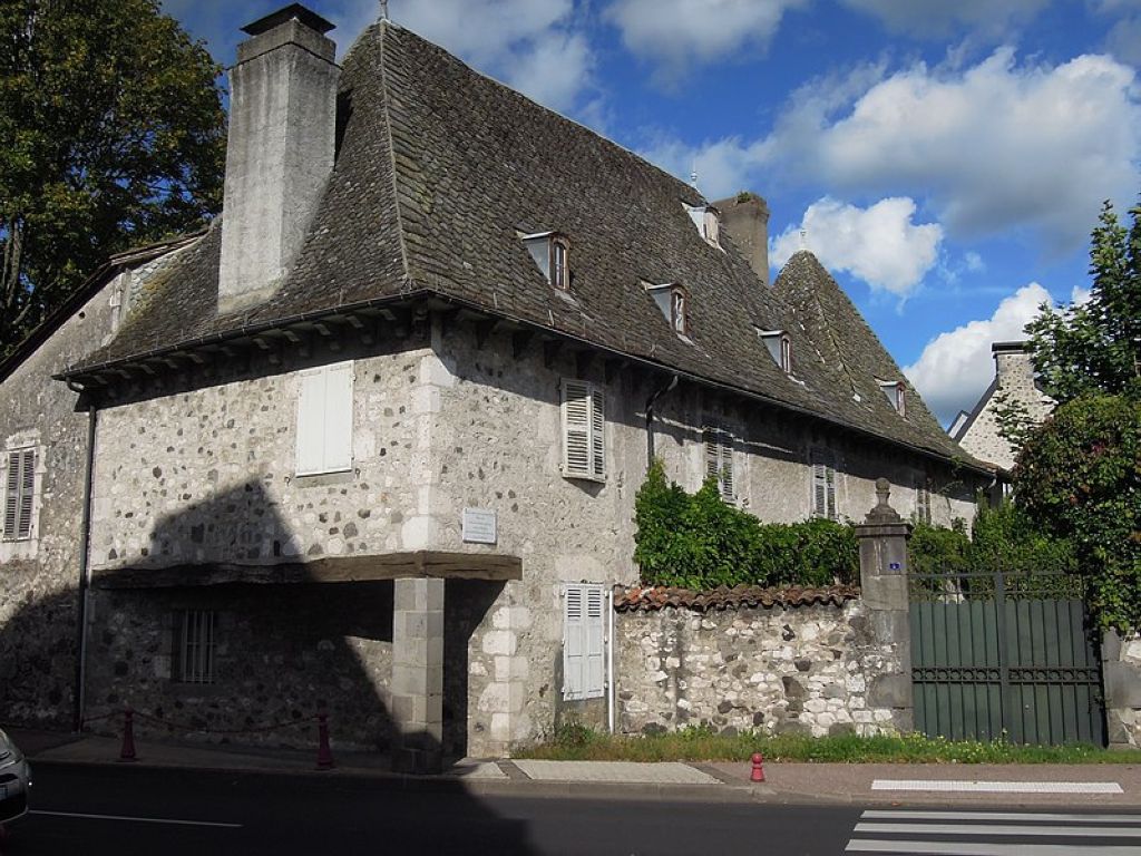 ArpajonsurCère  Maison natale de JeanBaptiste Milhaud ArpajonSurCere