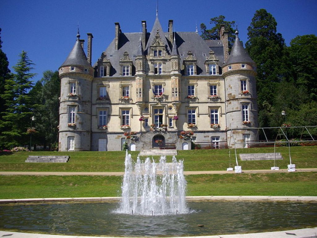 Château et Hôtel de Ville de BagnolesdelOrne BagnolesdelOrne BasseNormandie France BagnolesDeLOrne