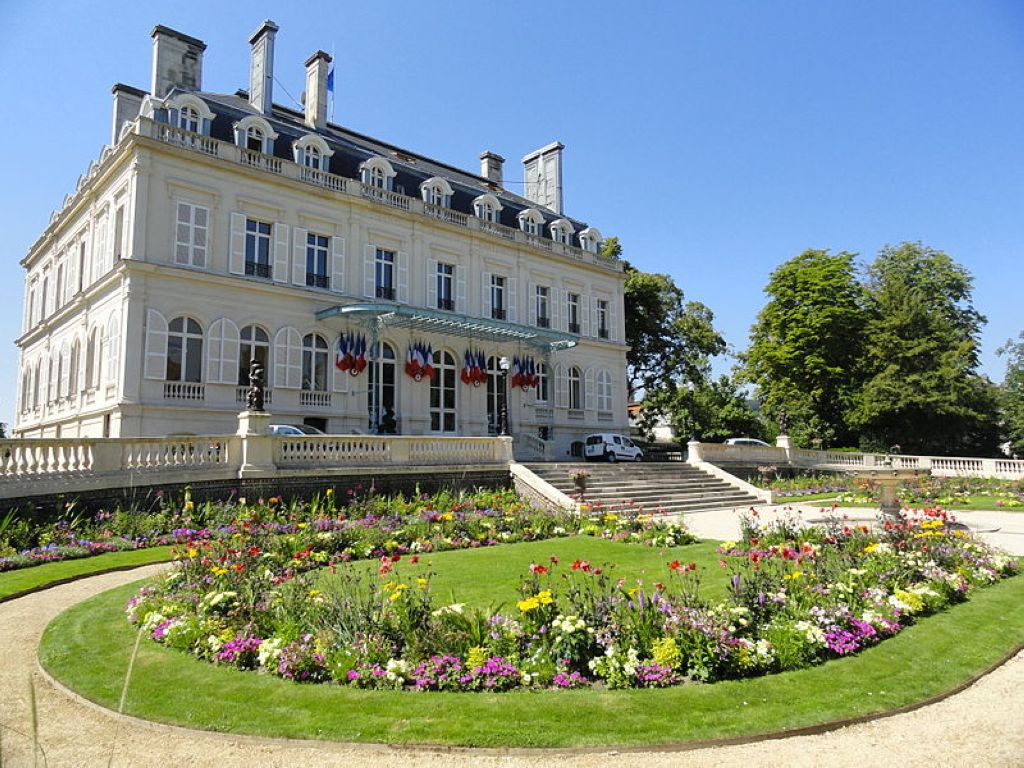 Façade nord de l'Hôtel de Ville d’Épernay Epernay
