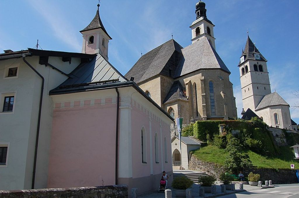 Kitzbühel's twin churches, the Liebfrauenkirche and St Andrew's. Kitzbuehel