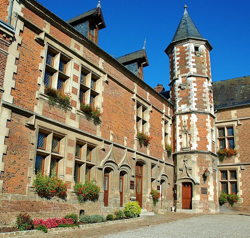Aumale SeineMaritime France Lhôteldeville Aumale
