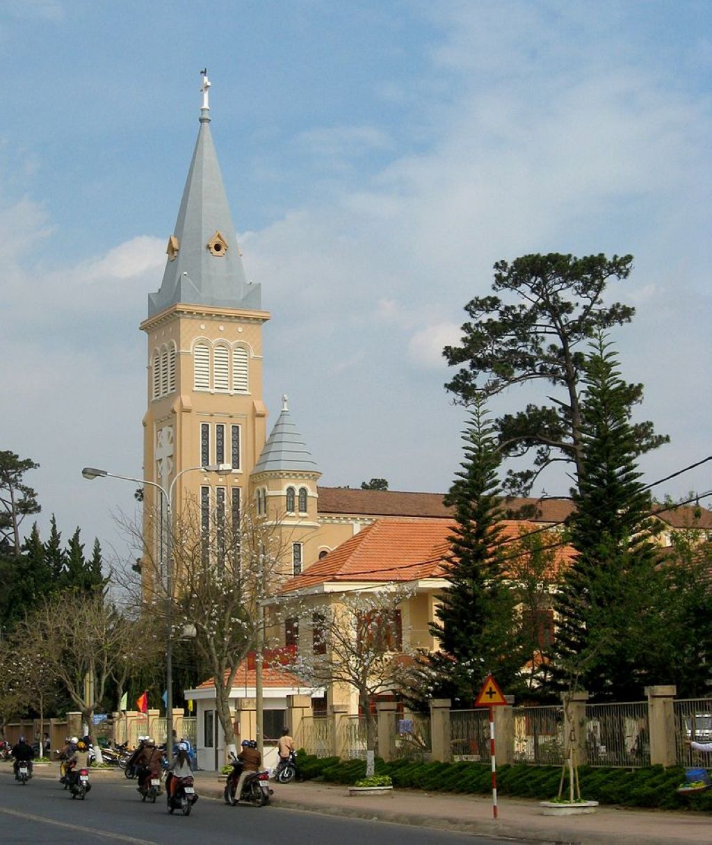 Cathédrale SaintNicolas de Dalat Dalat
