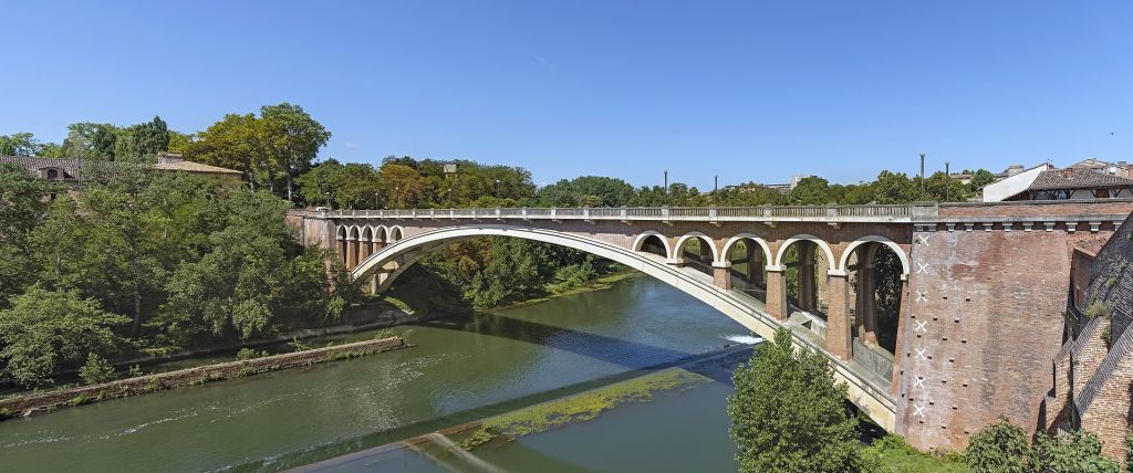 Entrée de Gaillac par le Pont routier SaintMichel Gaillac