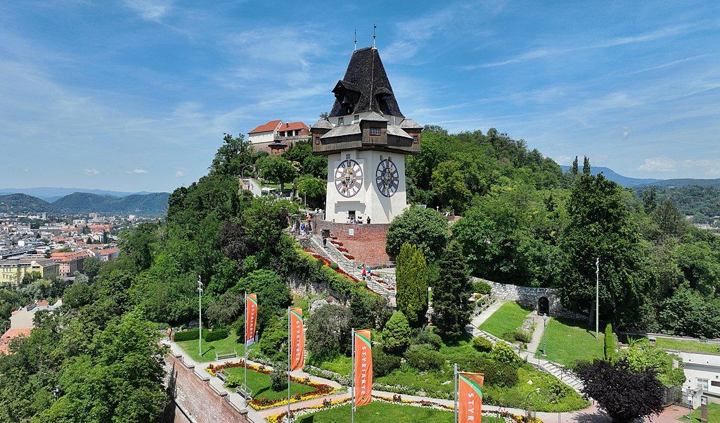 La Tour de lHorloge de Graz sur le Schlossberg Graz