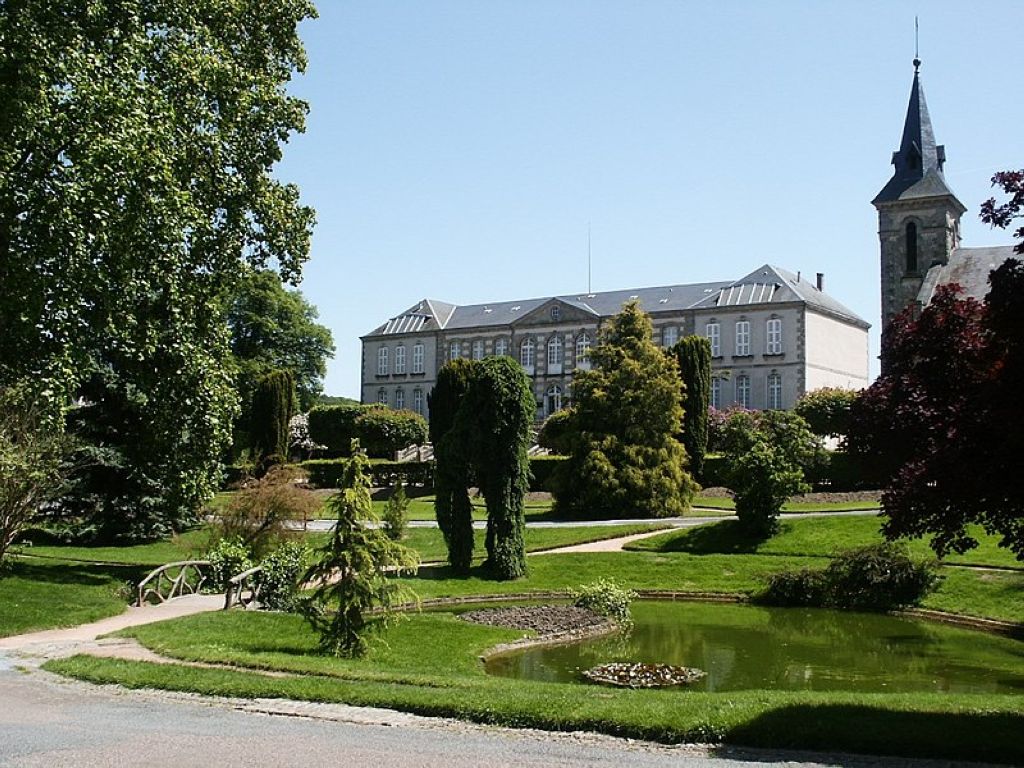 Musée dart et darchéologie de Guéret Gueret