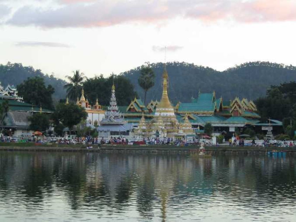 Wat Chong Kham Mae Hong Son Thailand MaeHongSon