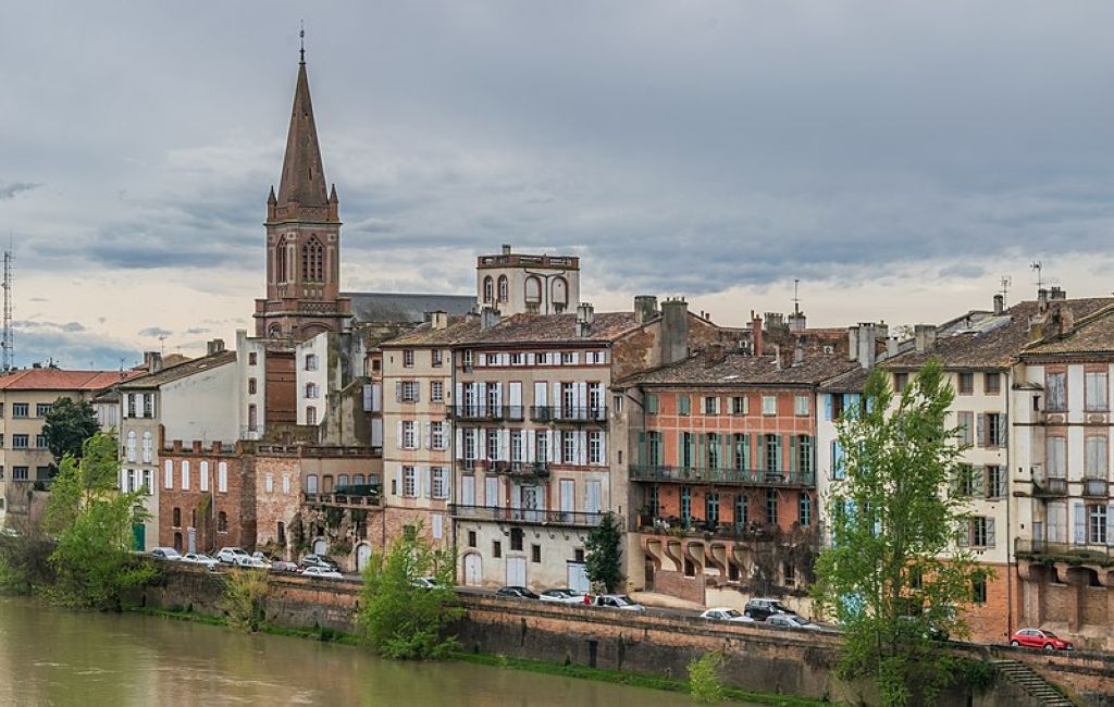 Western frontage of Tarn River in Montauban Montauban
