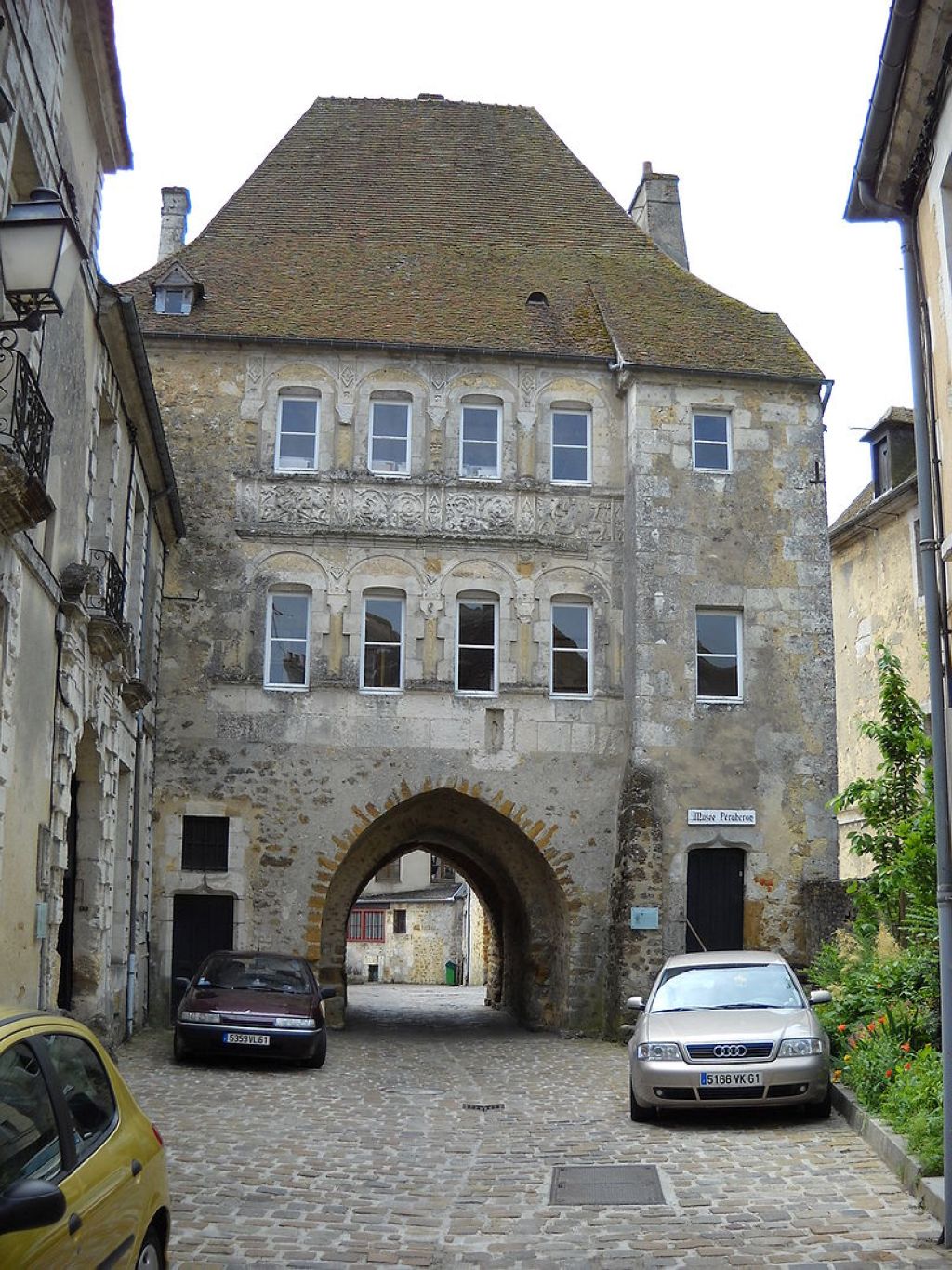Le Portail SaintDenis XIIXVIe s à MortagneauPerche Orne France MortagneAuPerche