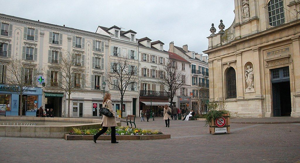 Place de lÉglise à RueilMalmaison RueilMalmaison