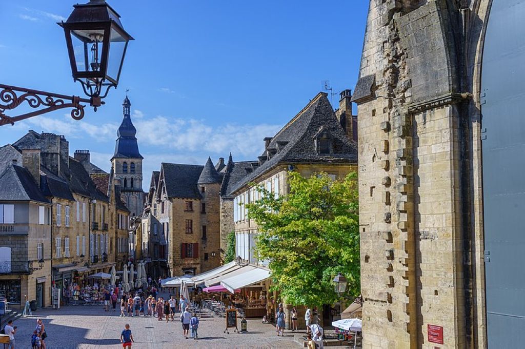 Sarlat  Place de la Liberte SarlatLaCaneda