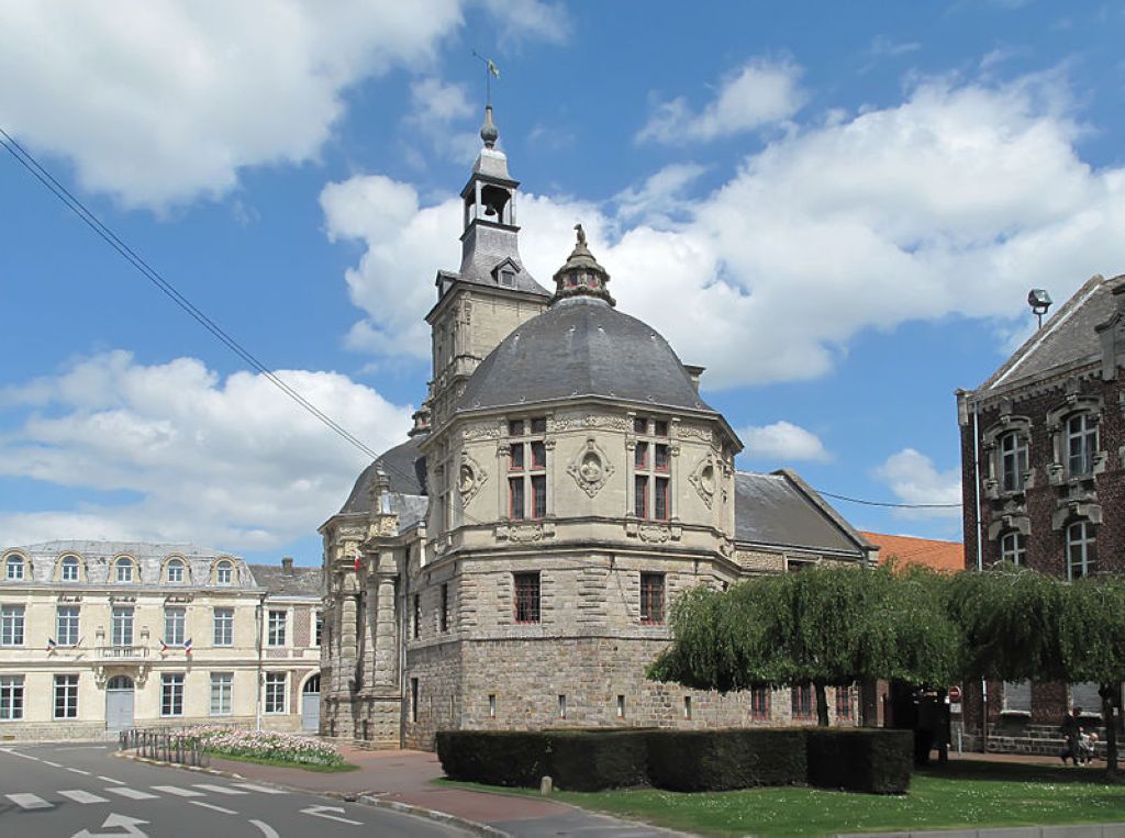 Saint Amand les Eaux léchevinage de labbaye SaintAmandLesEaux