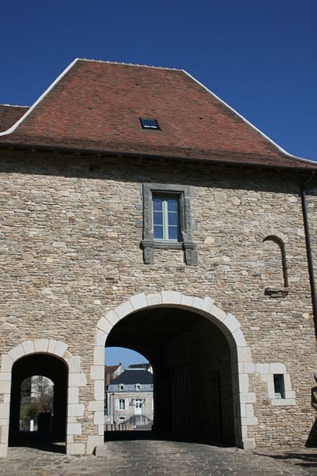 Immeuble porche SaintYrieixLaPerche
