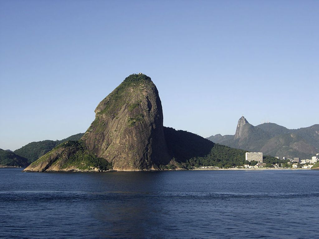 Rio de Janeiro  le Pain de Sucre et le Corcovado vus depuis la mer Pain De Sucre Rio De Janeiro