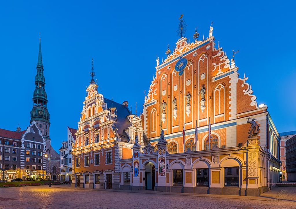 House of Blackheads and St. Peter's Church Tower, Riga, Latvia  Centre Historique De Riga