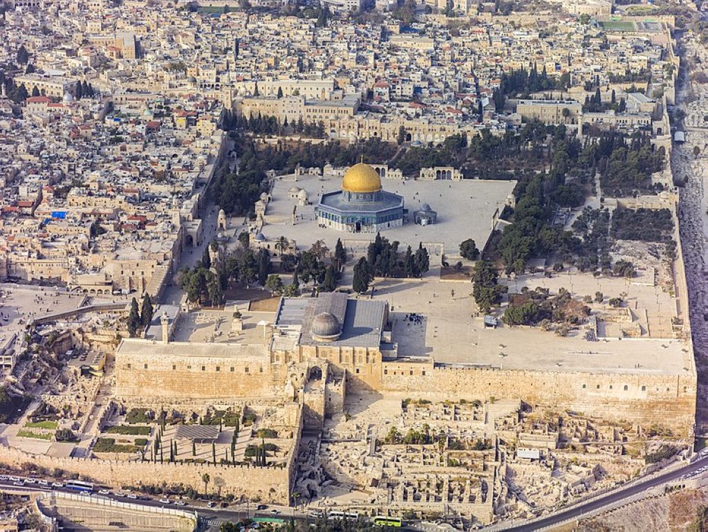 Le mont du Temple, disputé entre Israël et la Palestine. Vieille Ville De Jérusalem Et Ses Remparts