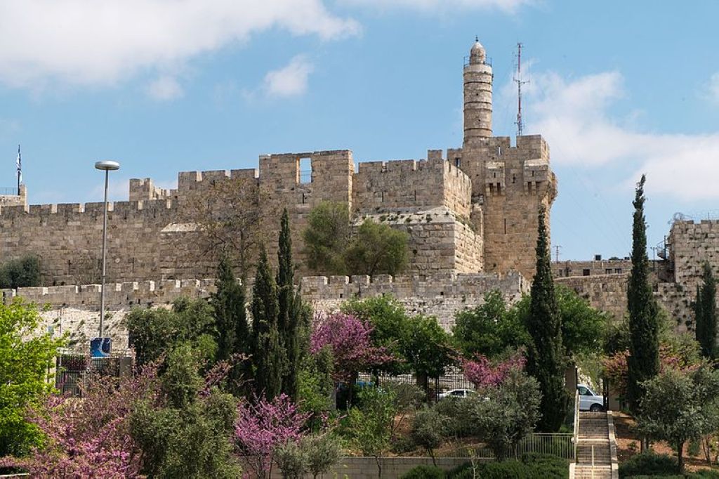 Mishkenot Shaananim to old town of Jerusalem Vieille Ville De Jérusalem Et Ses Remparts