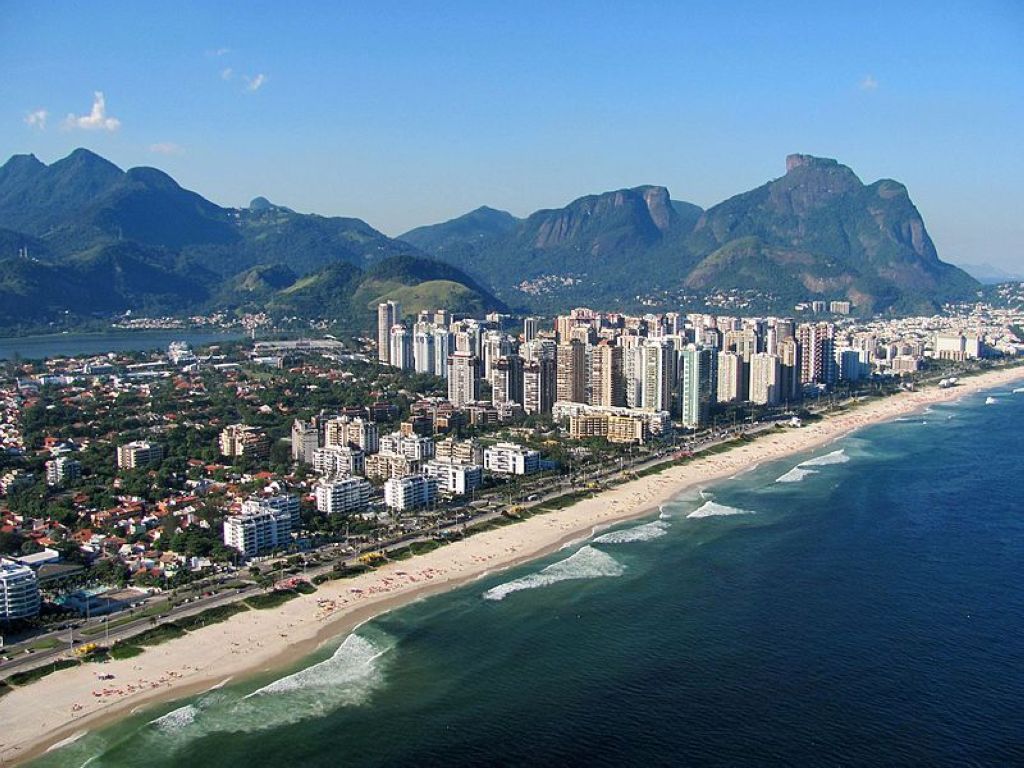 Praia da Barra e Montanhas do Parque Nacional da Tijuca Rio De Janeiro En Hélicoptère