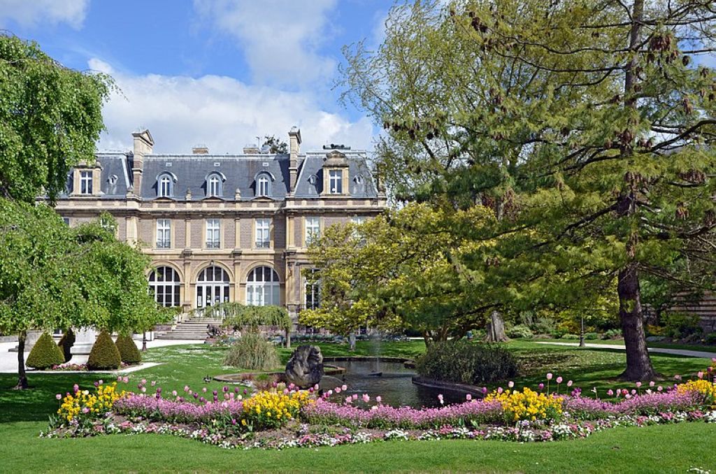 Parc et ancien hotel dEmonville bibliothèque municipale Abbeville Somme Picardie France Abbeville