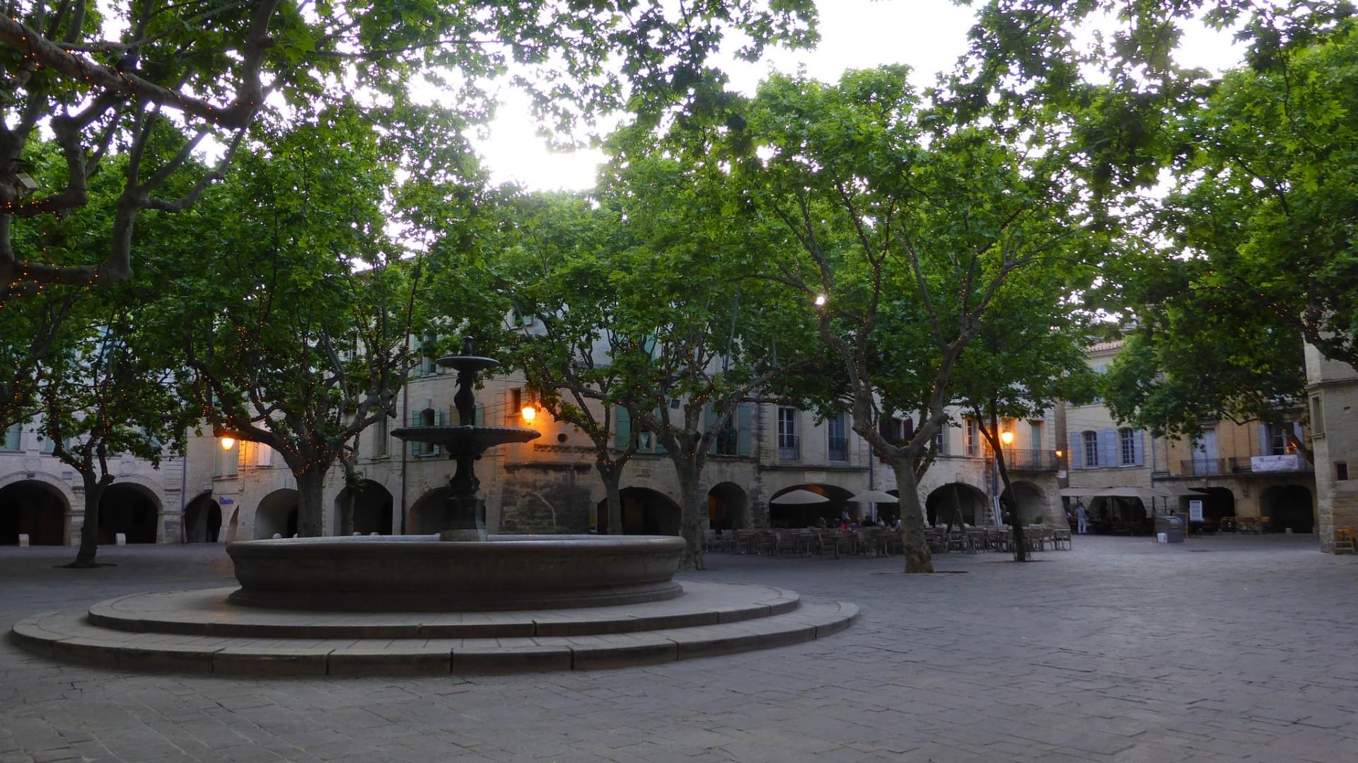 Place et hôtel Dampmartin 
